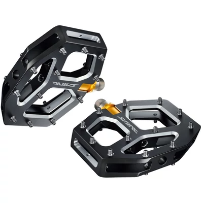 Shimano Saint PD-M828 DH platform pedál, CNC alumínium, cserélhető szegecsekkel, fekete-ezüst